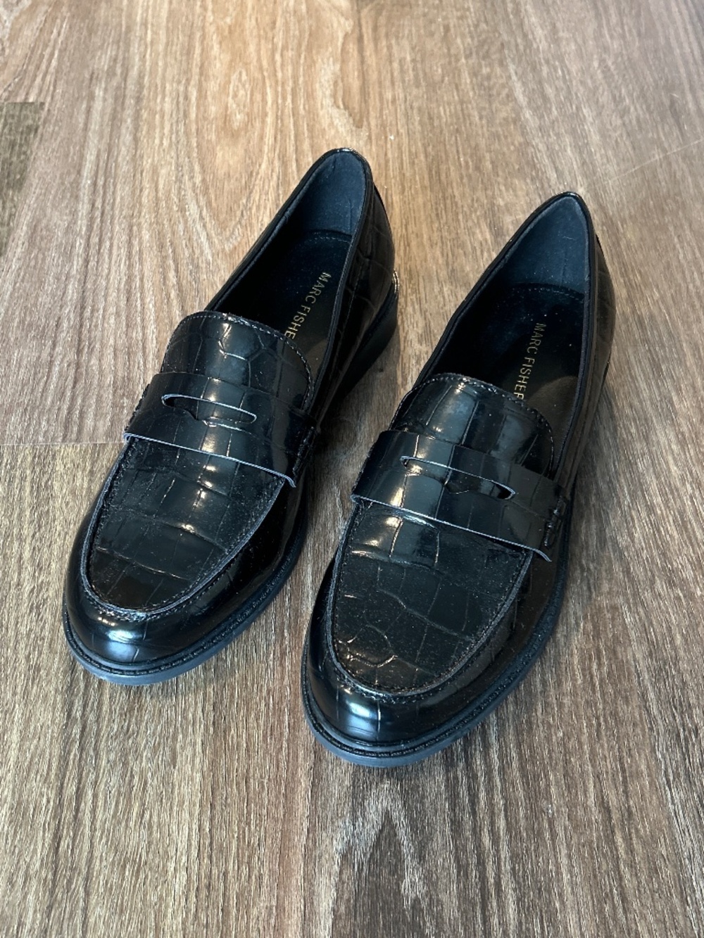 Marc Fisher Black Croc Embossed Leather Penny Loafers Women’s 8.5